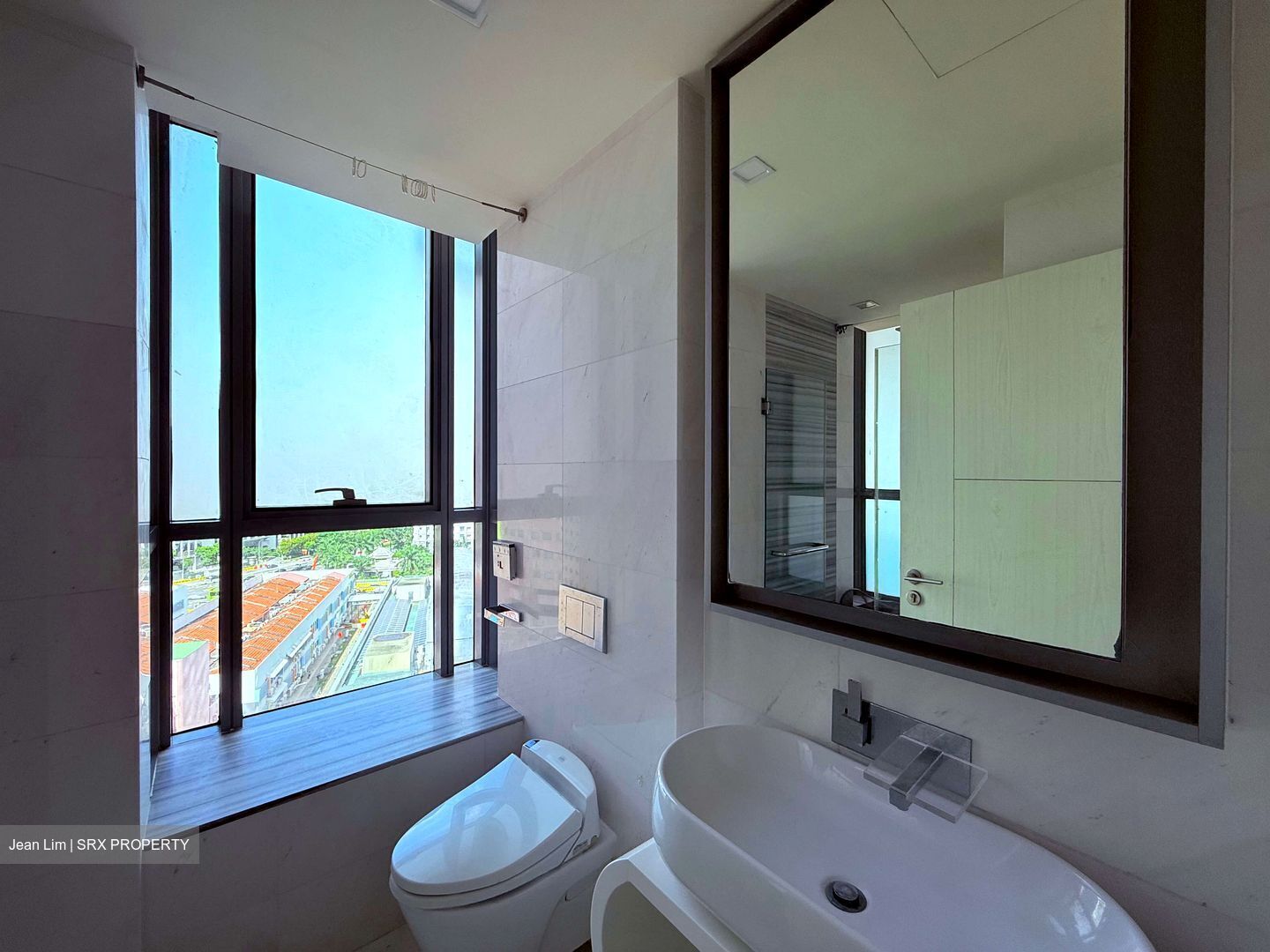 Lincoln Suites (D11), Condominium #451835241